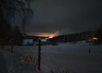 Sopbranden i Kagghamra på Södertörn i december 2020 hade stor påverkan på luftkvaliteten i närliggande bostadsområden. En ny studie visar ökade halter av partiklar, tungmetaller och polyaromatiska kolväten under branden.