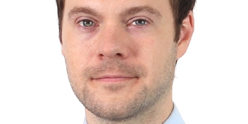 Branden i Le Constellation blottar brister i brandskydd, tillsyn och materialval i publika lokaler, skriver Erik Lundström WSP.