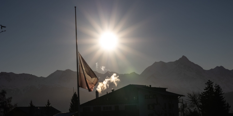 Crans-Montana väcker frågor om brandsäkerhet, utrymningsvägar och tillsyn i barer, nattklubbar och publika lokaler.