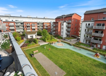 Bränder i moderna trähus avslöjar risker i modulbyggen – spridning, konstruktion och brandskydd i fokus för hållbart byggande.